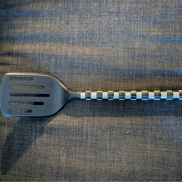 items around the house…kitchen - Picture 4 of 13